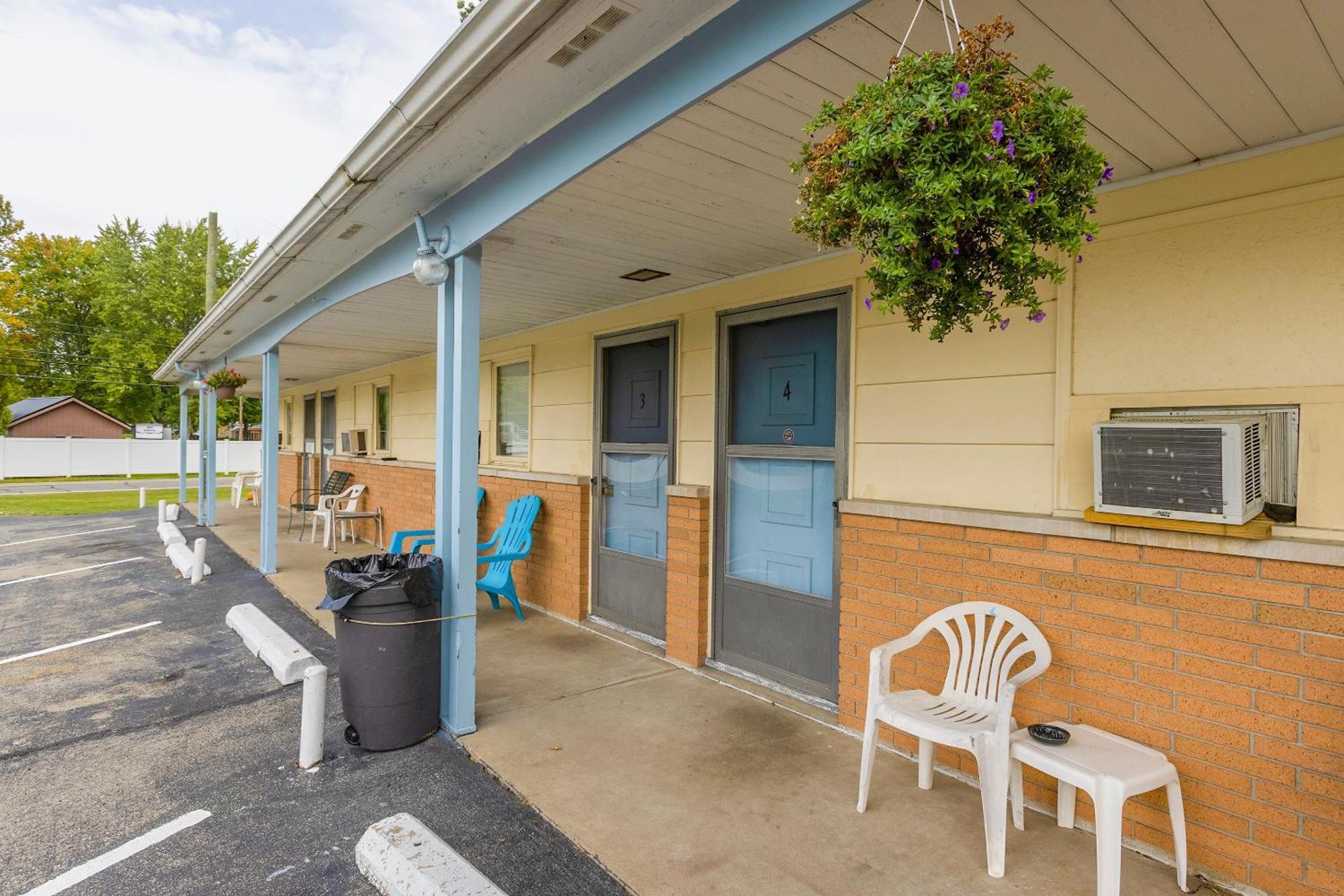 Parkside Motel By Oyo Meadville Conneaut Lake Conneaut Lakeshore Екстер'єр фото
