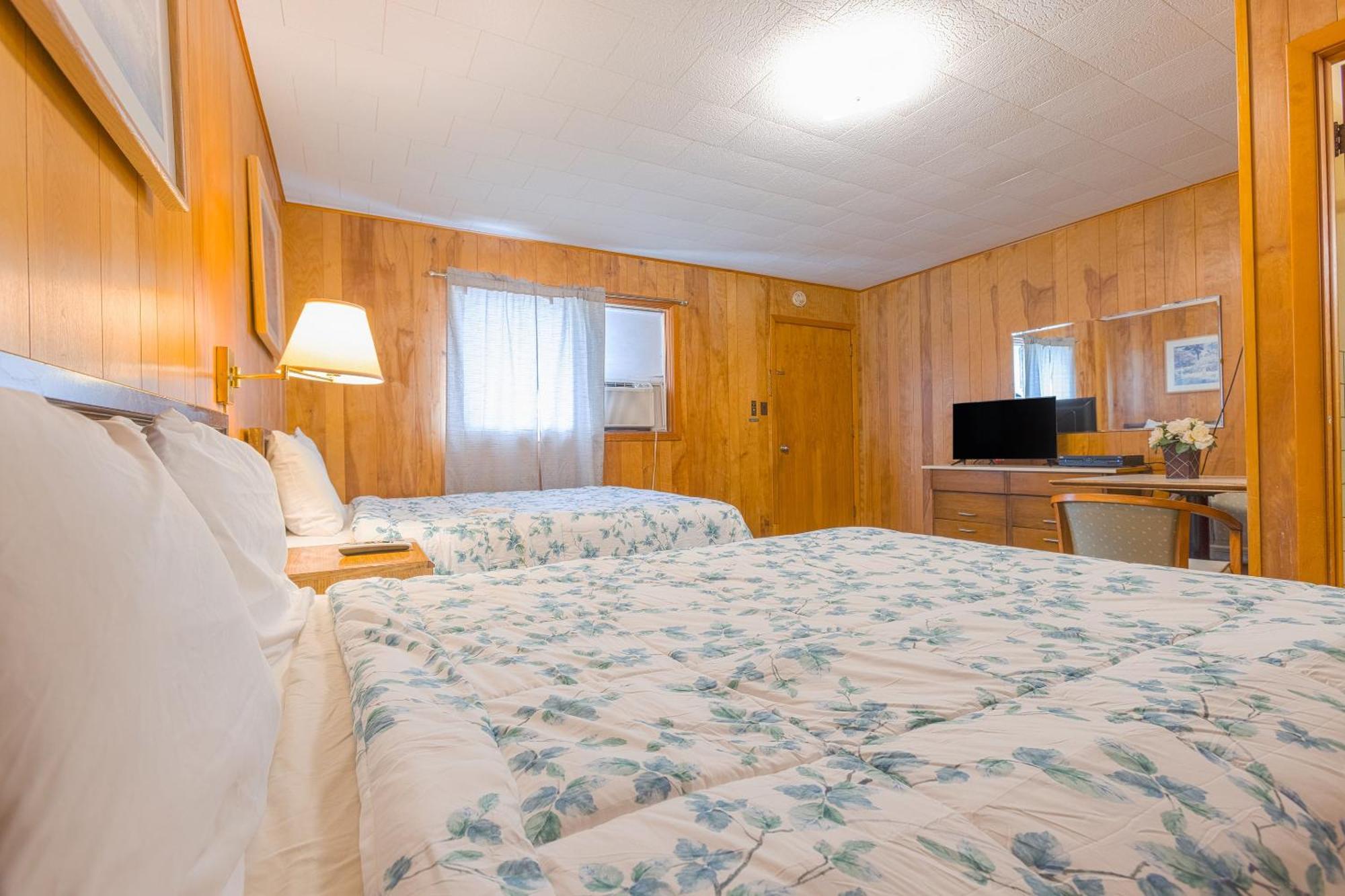 Parkside Motel By Oyo Meadville Conneaut Lake Conneaut Lakeshore Екстер'єр фото