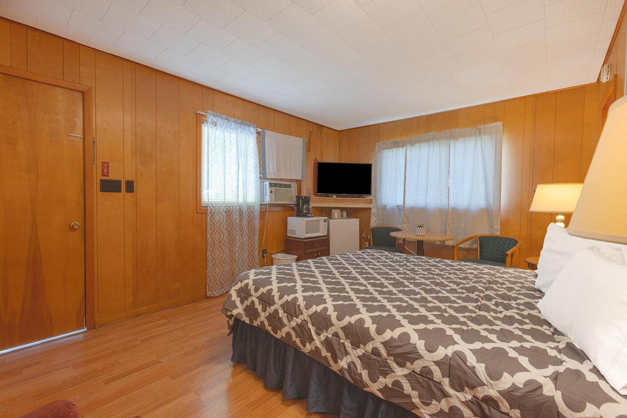 Parkside Motel By Oyo Meadville Conneaut Lake Conneaut Lakeshore Екстер'єр фото